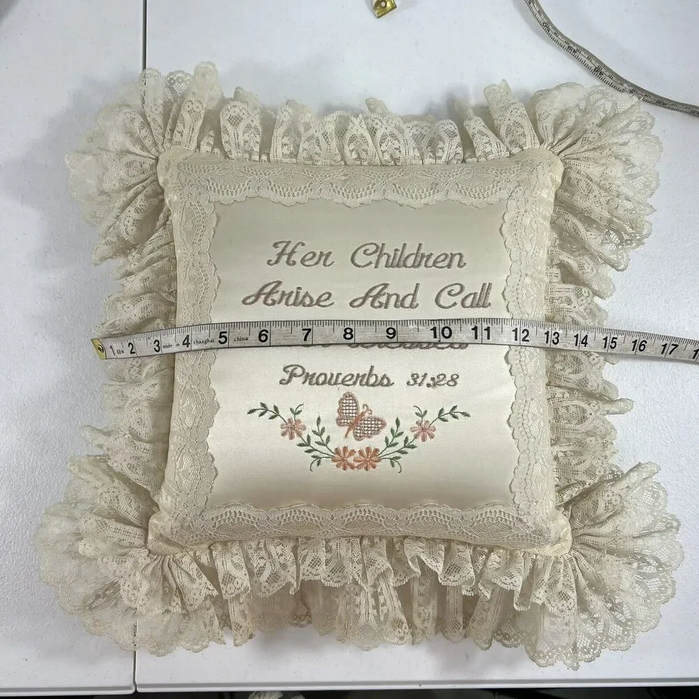 VTG Lace Trimmed Throw Pillow Proverbs 31:28 Call Her Blessed Mothers Day Gift‎